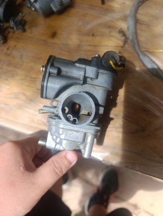 Carburador Mikuni Corp