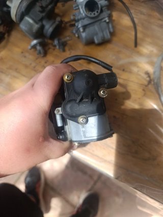 Carburador Mikuni Corp