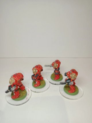X4 exterminadores de metal old hammer
