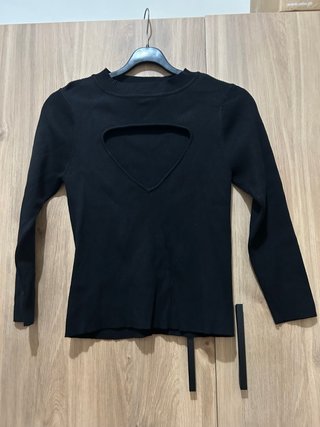 Top Negro con Escote Corazón