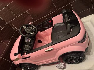 Coche rosa para niños