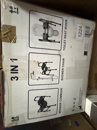 3 en 1: Asiento para inodoro, ducha y mesita