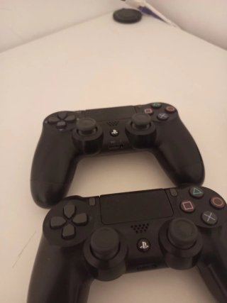 PS4 (PlayStation 4) Nera