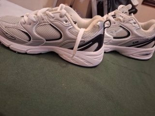 Zapatillas TENTH plateadas y blancas talla 40
