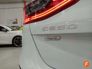 Kia Ceed 1.6 MHEV iMT 100kW (136CV) Concept