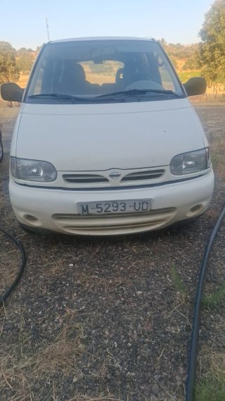 Nissan Serena 2000