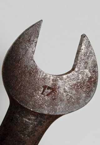 Antigua llave fija doble boca de forja 14-17