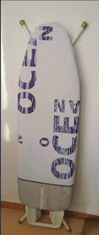 Tabla de planchar con funda nueva