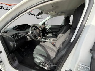Peugeot 308 5p Allure Pack BlueHDI 130 S&S