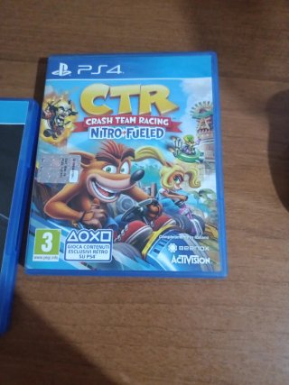 Giochi e controller ps4