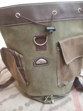 Mochila El Corte Inglés verde y marrón