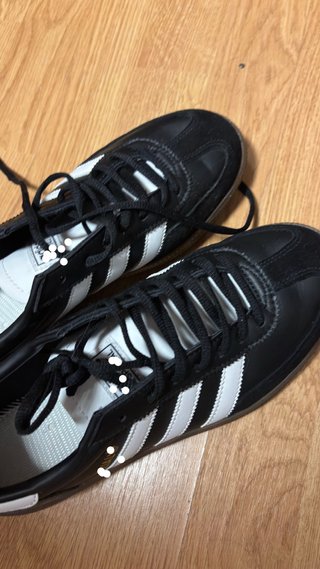 Adidas Zapatillas Negras y Blancas