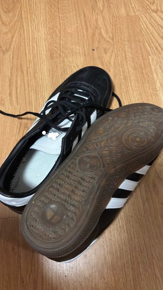Adidas Zapatillas Negras y Blancas