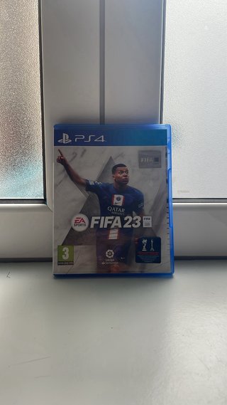 Pacchetto giochi PS4: FIFA 23 + COD + Watch Dogs 2
