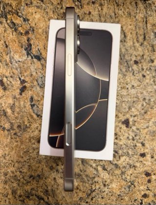 iPhone 16 Pro Max Plata/Gris Espacial