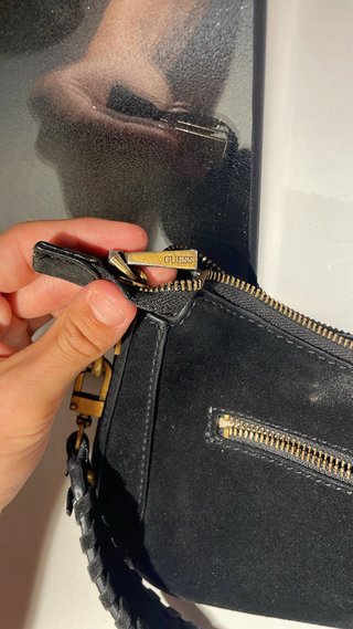 Bolso Guess Original Terciopelo Negro