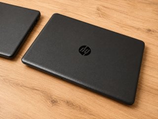 Due laptop HP nero/grigio in vendita