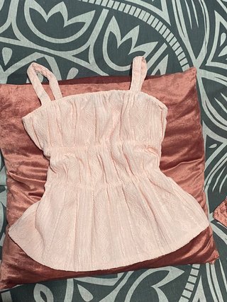 Camiseta rosa tirantes 14 años sin usar