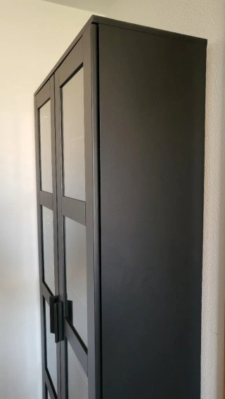 Vitrina IKEA Negra con Puertas de Cristal