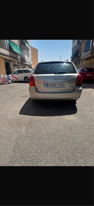 Toyota Avensis 2004