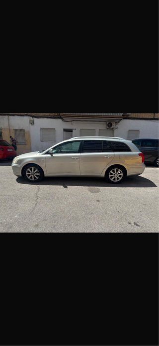 Toyota Avensis 2004
