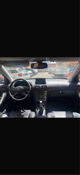 Toyota Avensis 2004