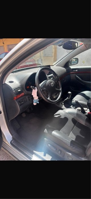Toyota Avensis 2004