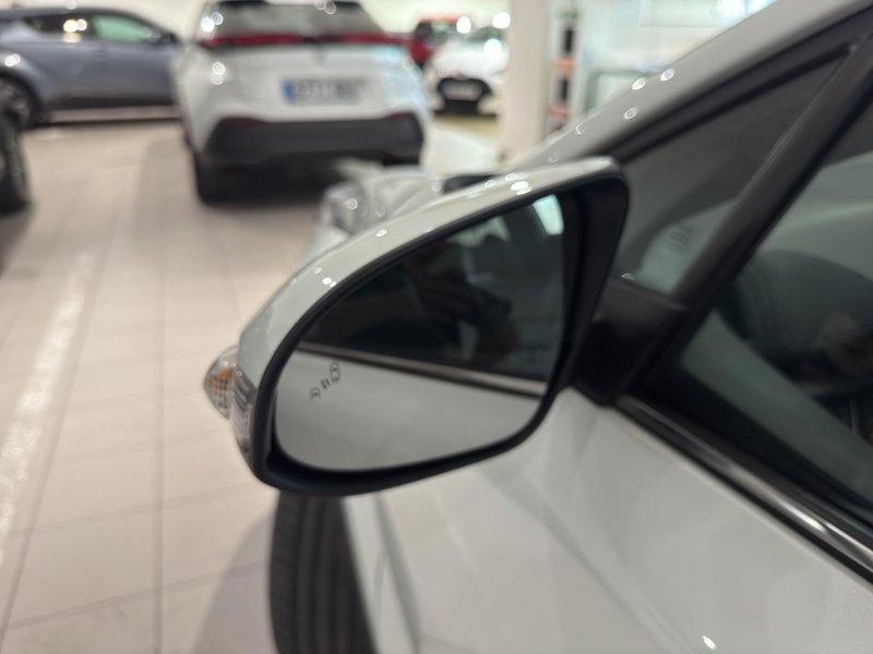 Toyota C-HR 2022, foto 32