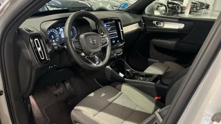 VOLVO XC40 1.5 T4 RECHARGE CORE DCT 211 5P