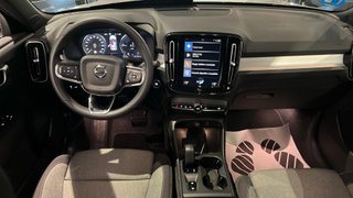 VOLVO XC40 1.5 T4 RECHARGE CORE DCT 211 5P