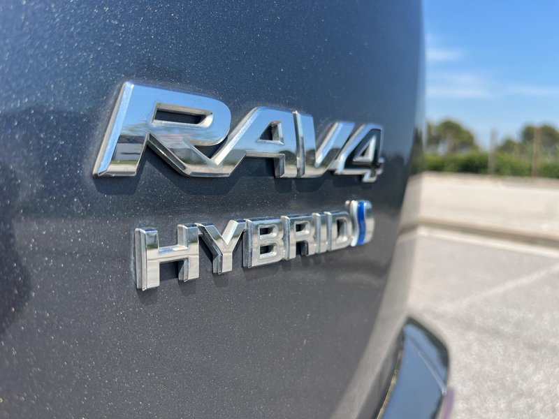 Toyota RAV4 2018, foto 28