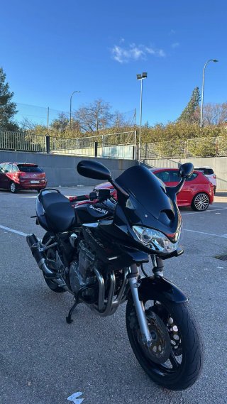 Suzuki Bandit 600 S Negra y Dorada