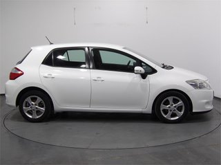 TOYOTA Auris 1.4 D-4D Luna Plus M/M
