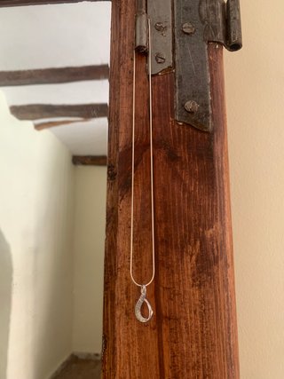 Collar de plata con colgante de circonitas