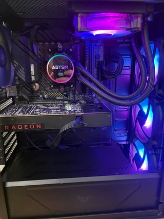 PC Gaming ASUS con luces RGB