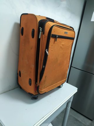 Maleta mediana Totto naranja
