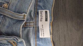 Bershka Pantalón Corto Denim Roto