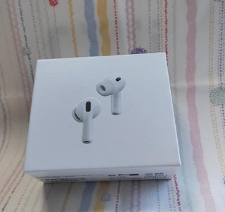 Auricolari AirPods 3 con cancellazione del rumore