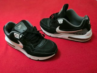 Zapatillas Nike Air Max Negras y Blancas