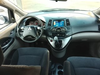 Mitsubishi Grandis 2008