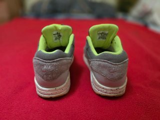 Nike Air Max grises y verdes