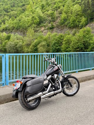 Harley Davidson Dyna Street Bob Negra