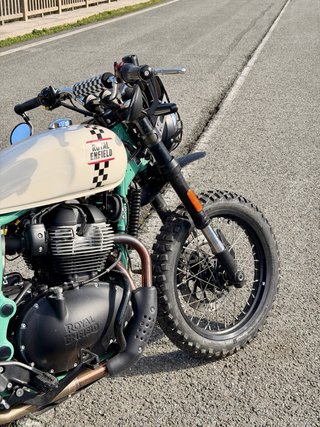 Royal Enfield Bear 650 Verde/Blanco