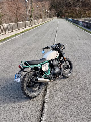 Royal Enfield Bear 650 Verde/Blanco