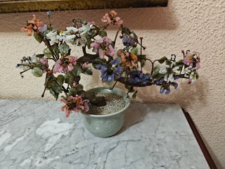 Conjunto de recibidor clásico de madera con mármol