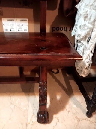 Banco de madera tallada antiguo