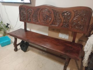 Banco de madera tallada antiguo