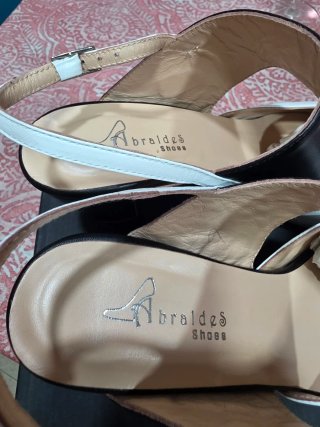 Zapatos Salón Puntiagudos Blanco y Negro