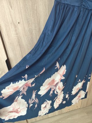 Vestido longo azul com flores