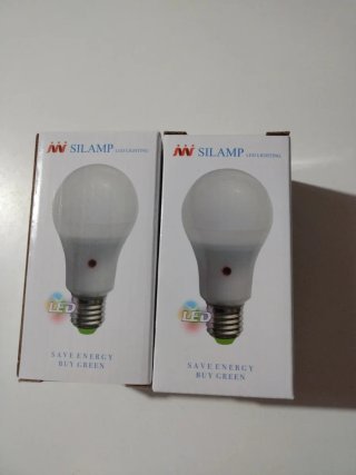 Lotto 2 Lampadine LED E27 11W con Sensore Crepusco